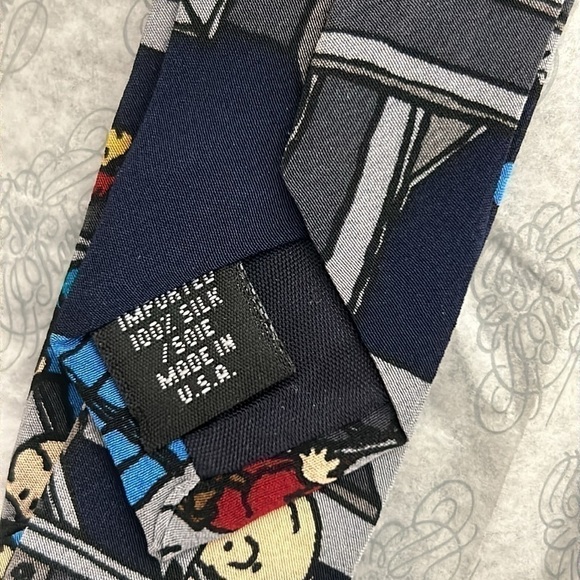 NWT Peanuts Charlie Brown Snoopy Friends “The Sky is The Limit” Silk Tie… - Picture 5 of 9